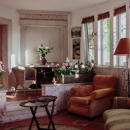 Villa Shepinetree - Capela House