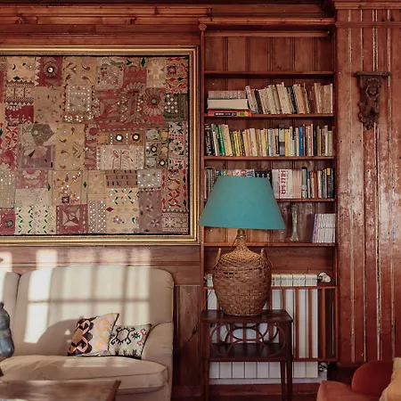 Shepinetree - Capela House