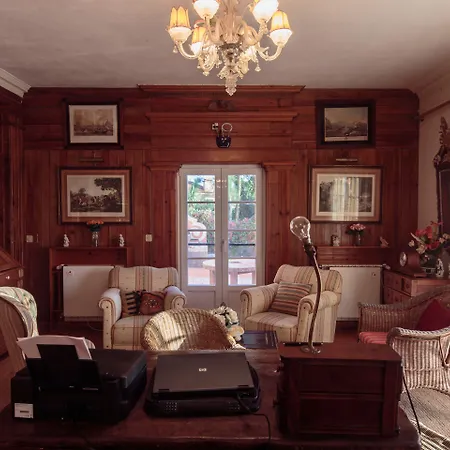 Villa Shepinetree - Capela House