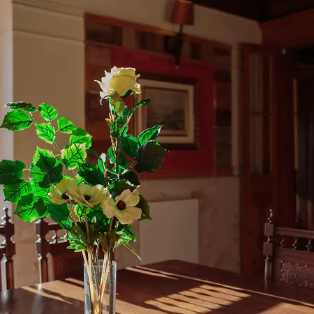 Shepinetree - Capela House Villa *